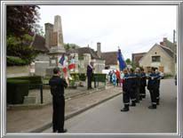 8 mai 2015, défilé et la cérémonie au monuments aux morts